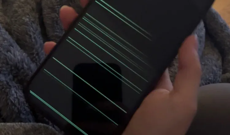 iphone 14 pro max screen lines