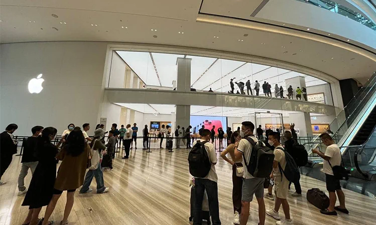 iphone 15 sales inner