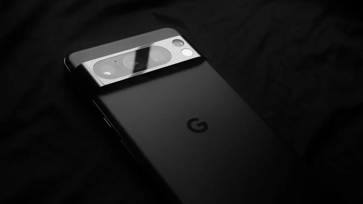 Τα Google Pixel 8 και Pixel 8 Pro λαμβάνουν υποστήριξη εξωτερικής οθόνης με νέα beta ενημέρωση