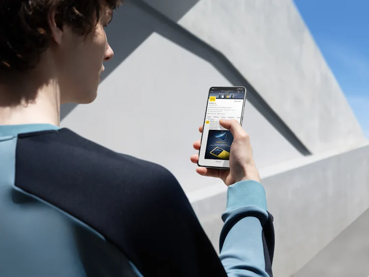 poco f6 scroll hands on