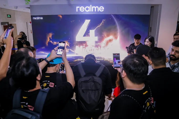 realme 4min charge press