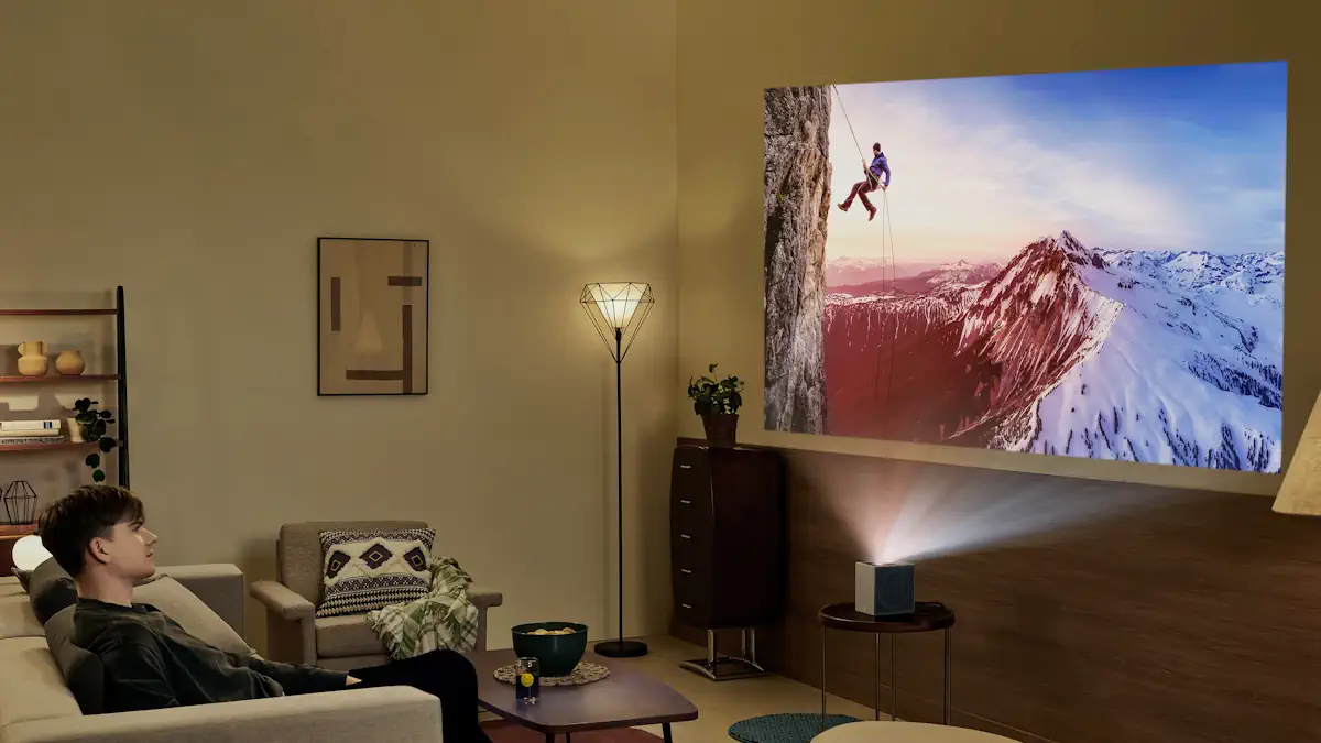 Ο προβολέας LG CINEBEAM S προσφέρει ανεπανάληπτη εμπειρία Θέασης και μοναδική Ευελιξία