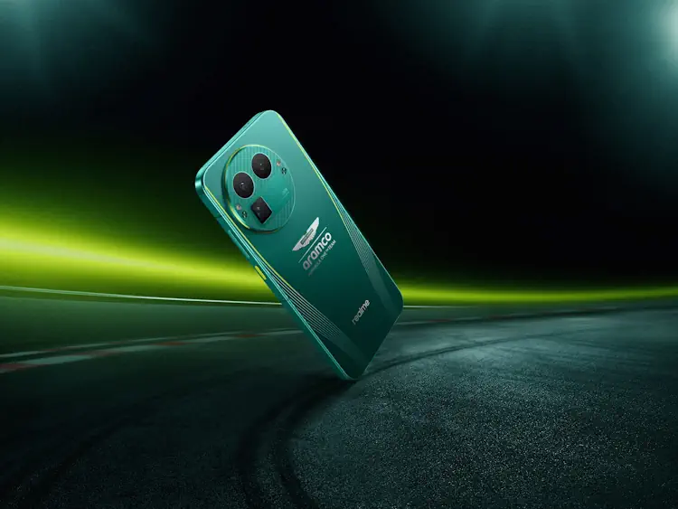 realme gt8 pro aston martin racing