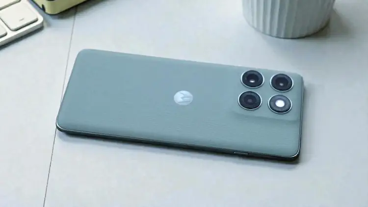 Motorola Edge 60 Pro img blue