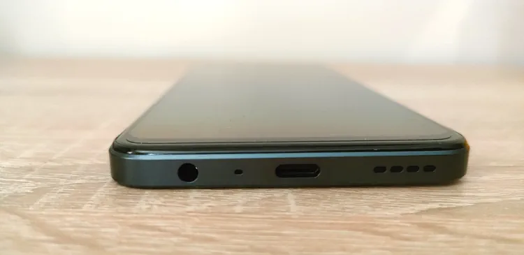 realme 10 bottom