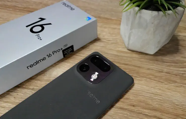 realme 16 pro plus camera