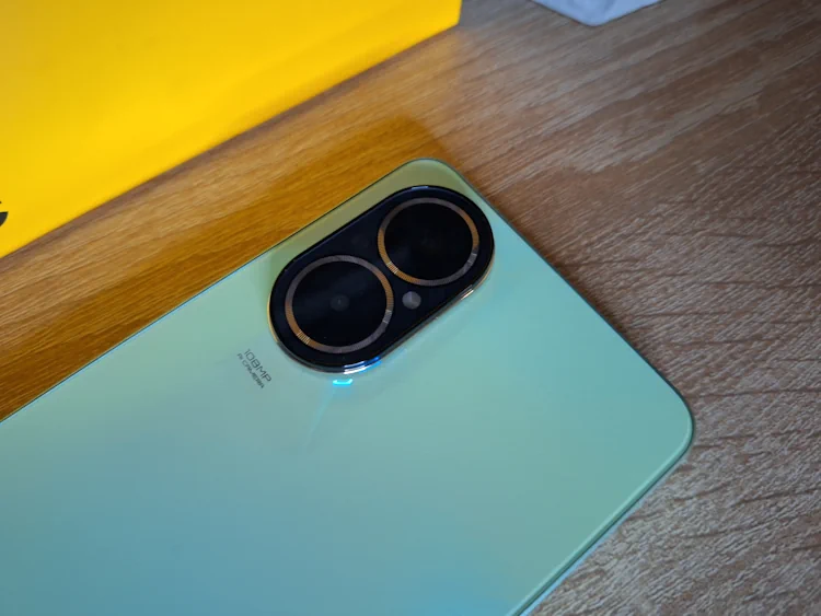 realme g67 camera