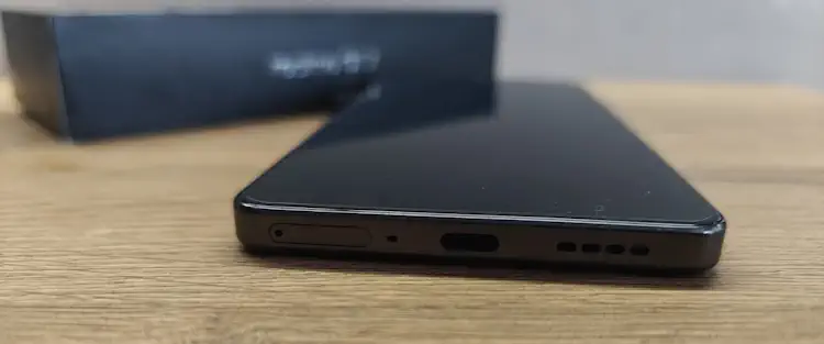 realme gt7 bottom