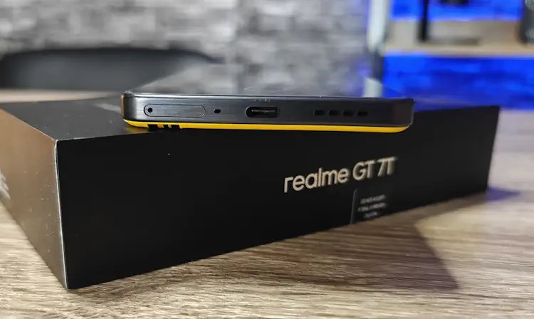 realme gt7t bottom